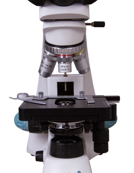 Microscopio trinoculare Levenhuk 500T