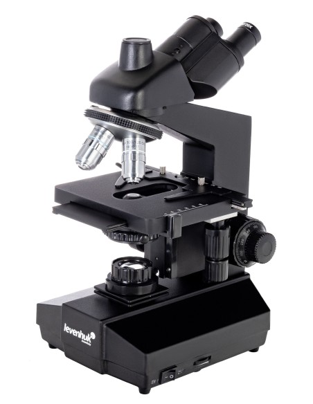 Microscopio trinoculare biologico Levenhuk 870T