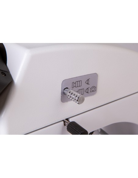 Microscopio trinoculare digitale Levenhuk MED D40T LCD