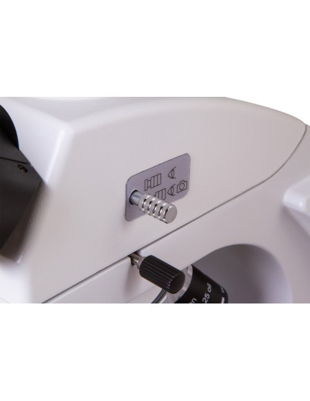 Microscopio trinoculare digitale Levenhuk MED D45T LCD