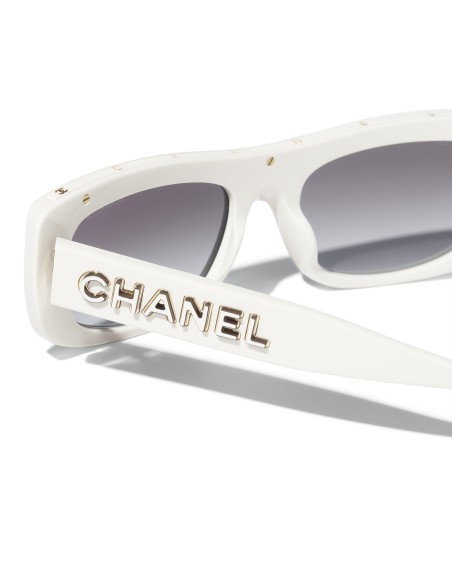 Occhiali rettangolari da sole Chanel CH5559 1828S6 56 | Isolani Boutique