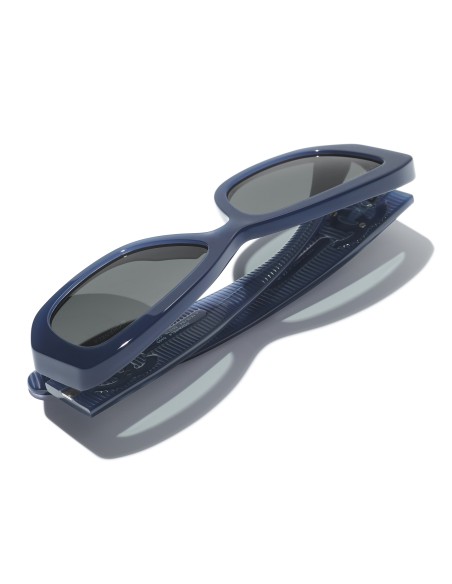 Occhiali rettangolari da sole Chanel CH5493 1816S4 55 | Isolani Boutique