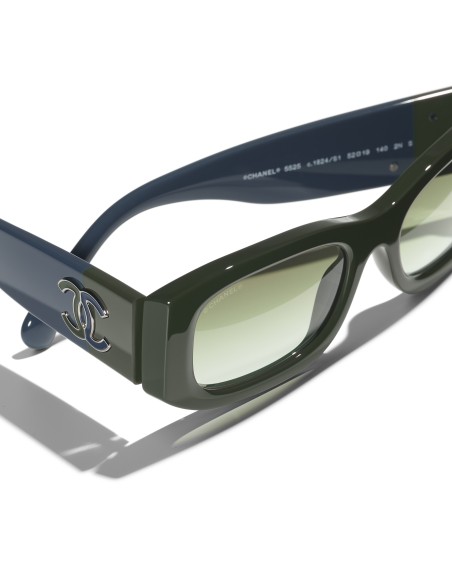 Occhiali rettangolari da sole Chanel CH5525 1825E1 52 | Isolani Boutique