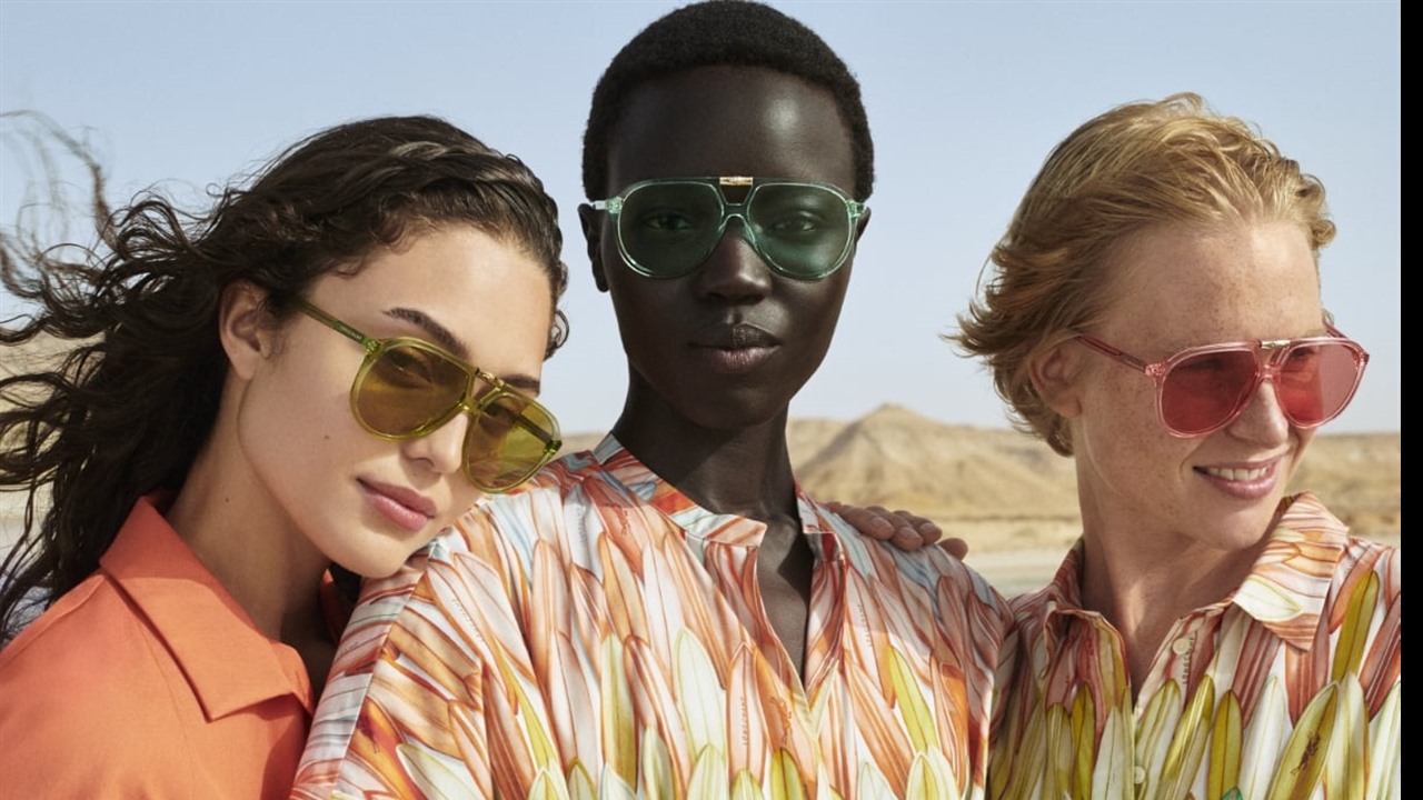 Occhiali da sole Longchamp Eyewear indossati nella campagna ufficiale primavera estate 2026